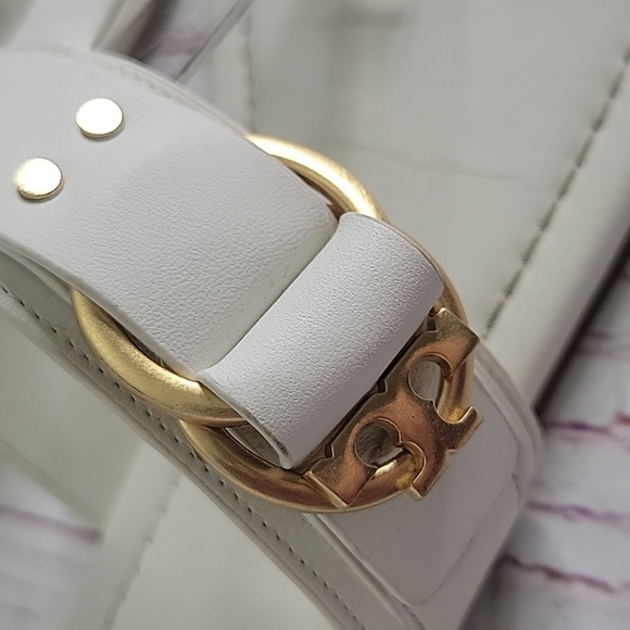 TORY BURCH Elegant White Thongs with Gold Accents Size 8 - Picture 4 of 7